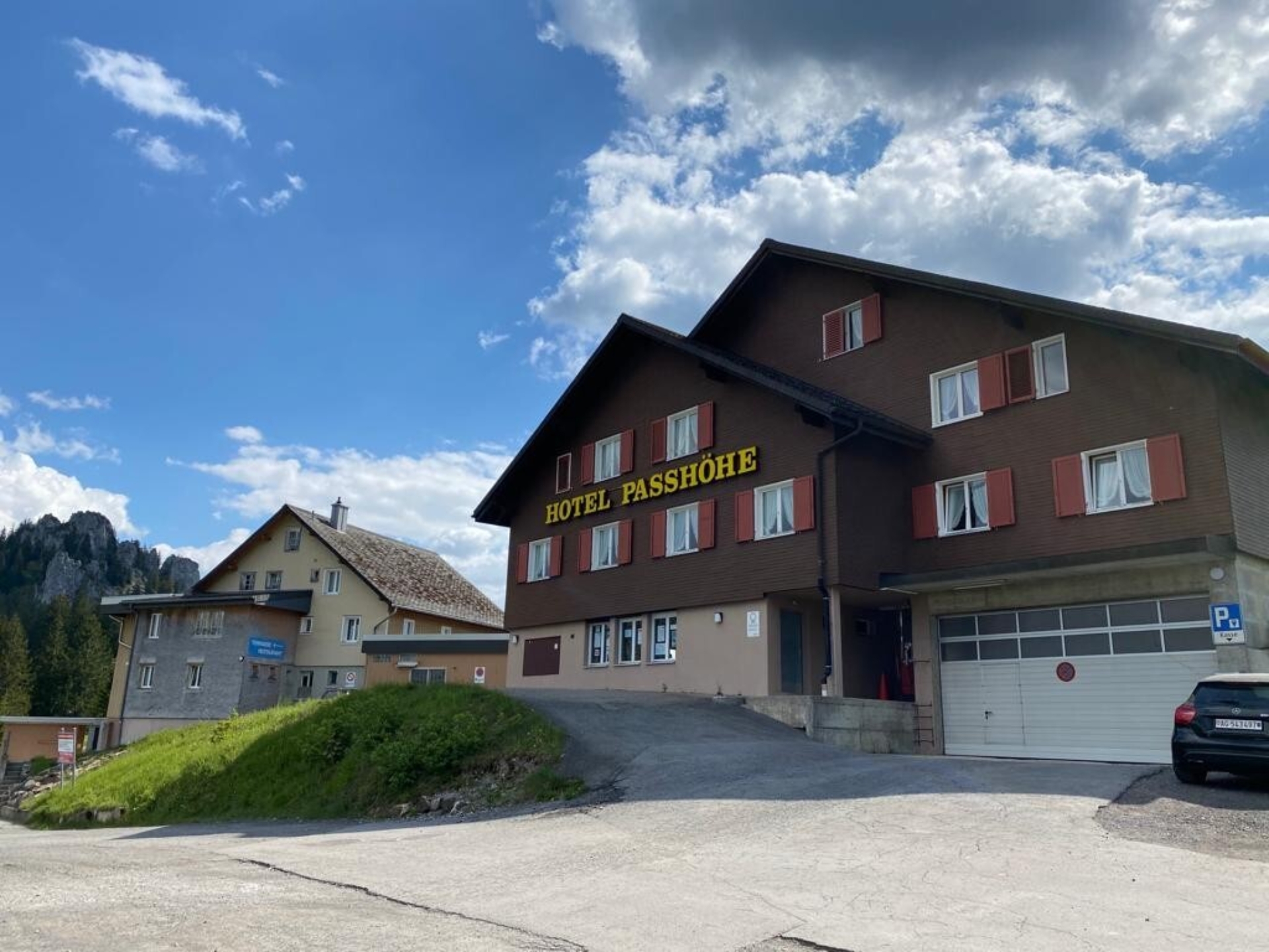 Hotel Passhöhe von aussen