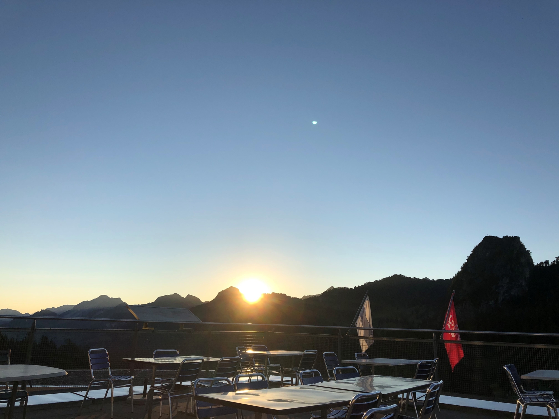 Panoramaterrasse bei Sonnenaufgang